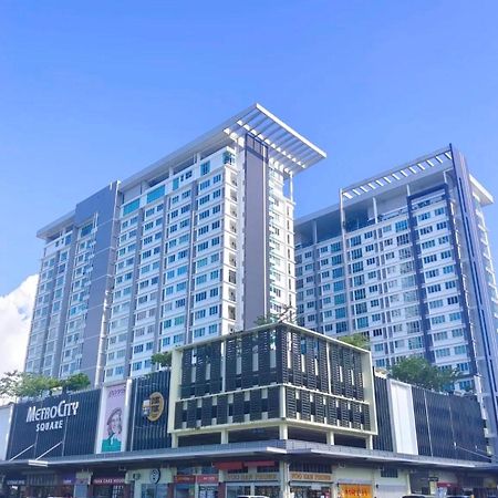 Rayyan Condominium @ Metrocity Square Кучинг Екстериор снимка